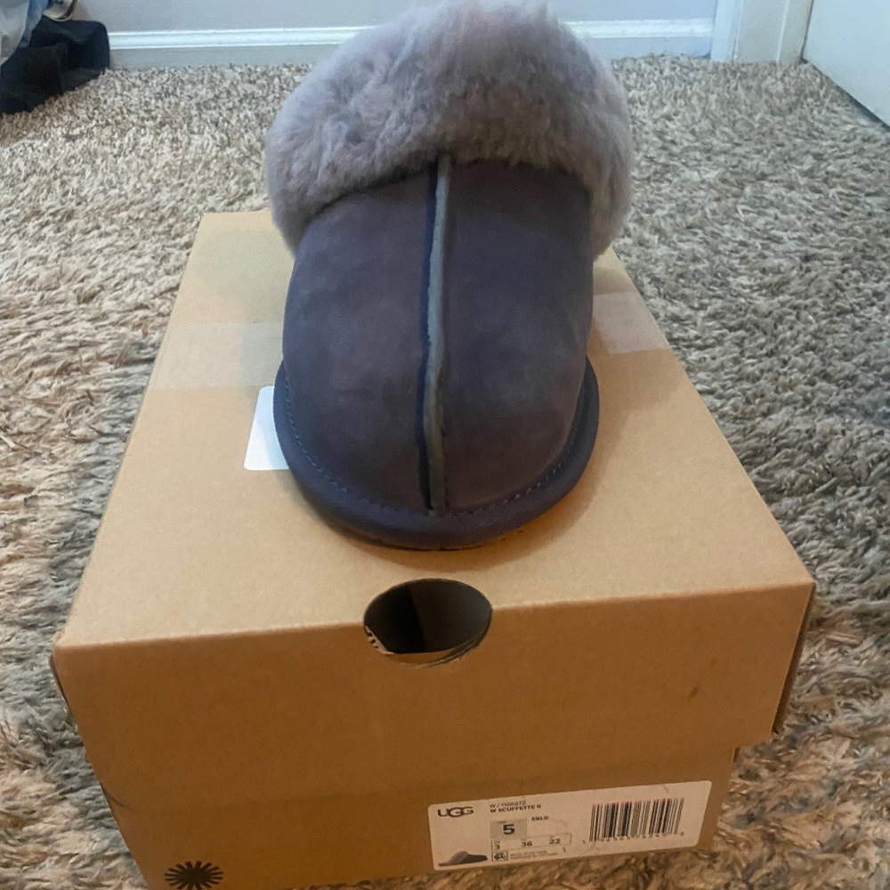 UGG Scufette II slippers gray size 5